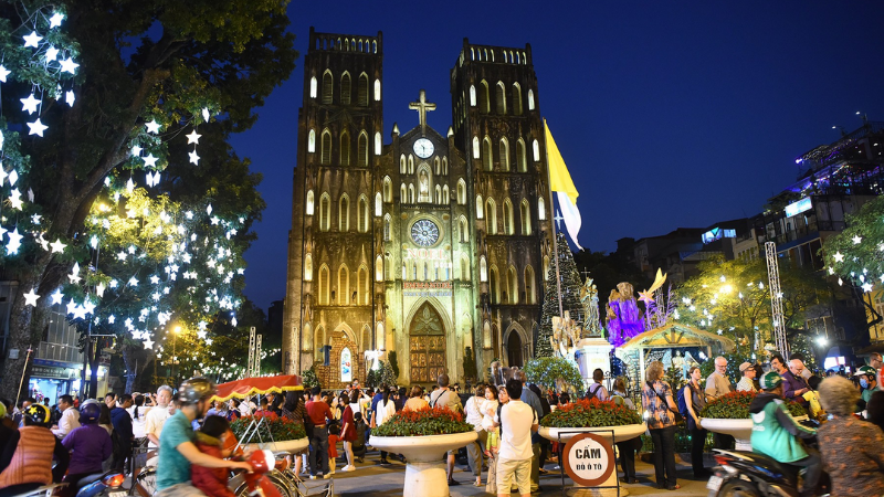 Hanoi celebrate Christmas