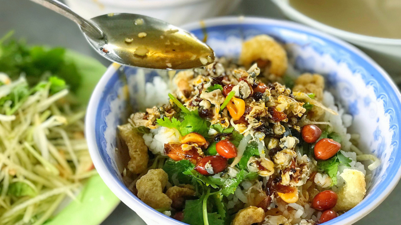 Clam Rice - Hue is worth visiting