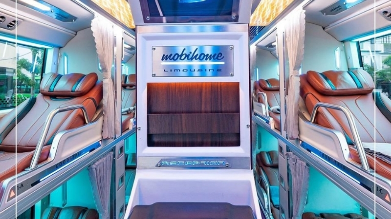 Limousine sleeper bus Hanoi to Da Nang