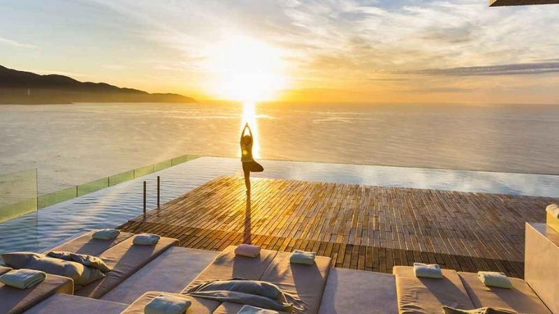 Enjoy sunset in Rooftop bar