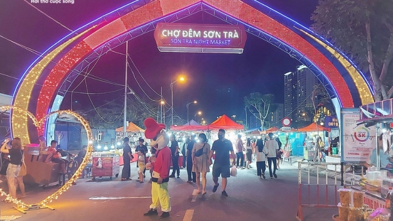 Son Tra Night market
