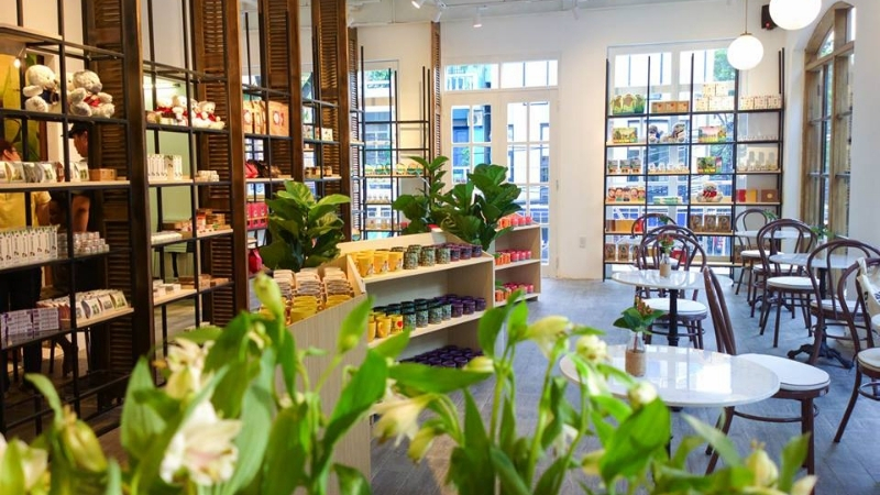 Da Nang Souvenirs & Café