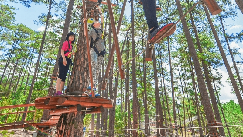 Take an adventure tours around Da lat