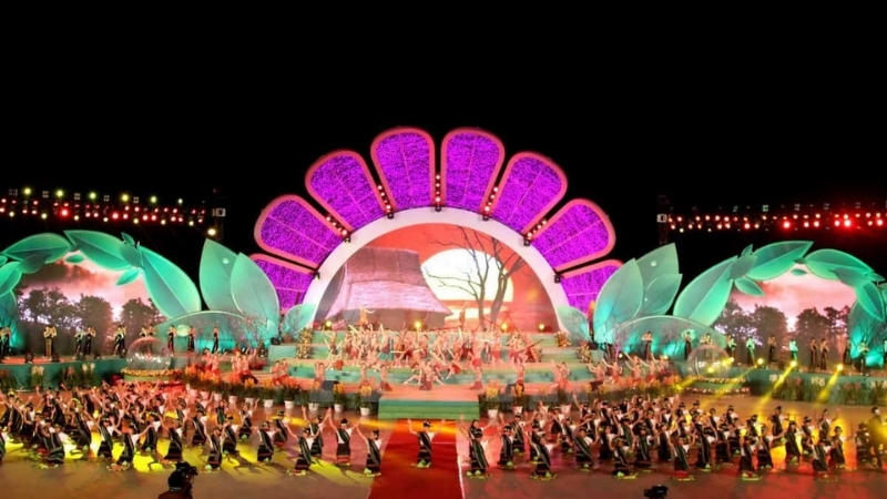 Opening performance of Da Lat flower festival