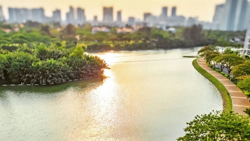 Sunrise in Ban Nguyet Lake