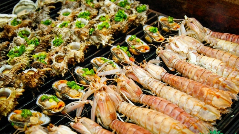 Don't forget to taste Seafood at the Ham Ninh Fishing Village