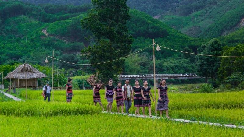 North And Central Vietnam Itinerary Aluoi Town