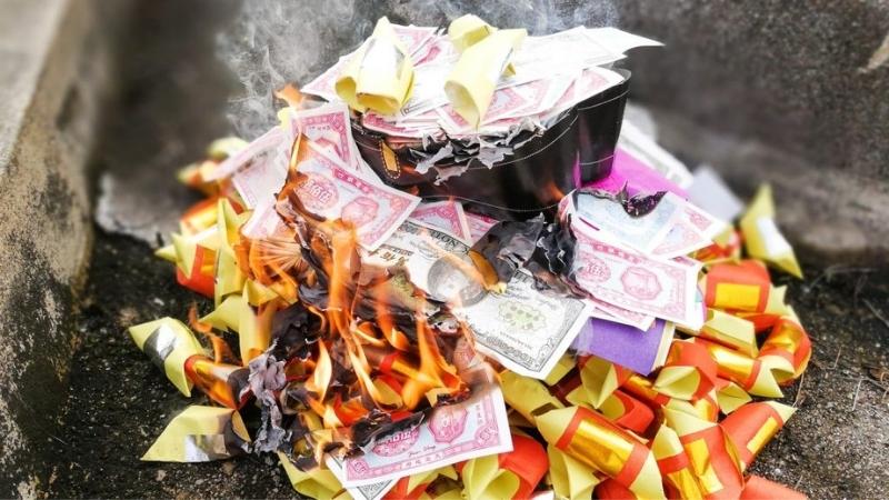 Burn Joss Paper in the July Lunar month