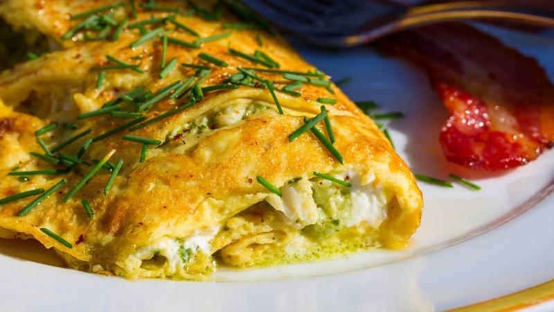 Crab Omelette With Green Onions Of Nhong Rim Klong