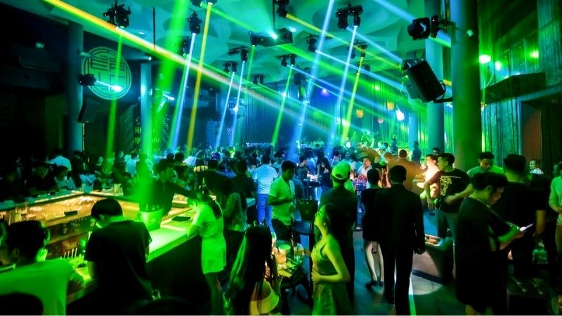 Exciting Epic Club bar in Phnom Penh night 