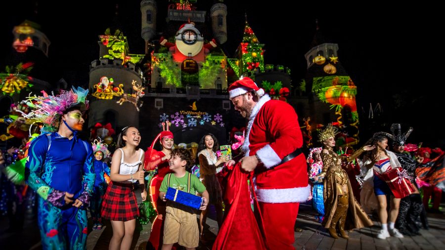 Christmas at Vinwonders Nha Trang - Thing to do in Vietnam Christmas