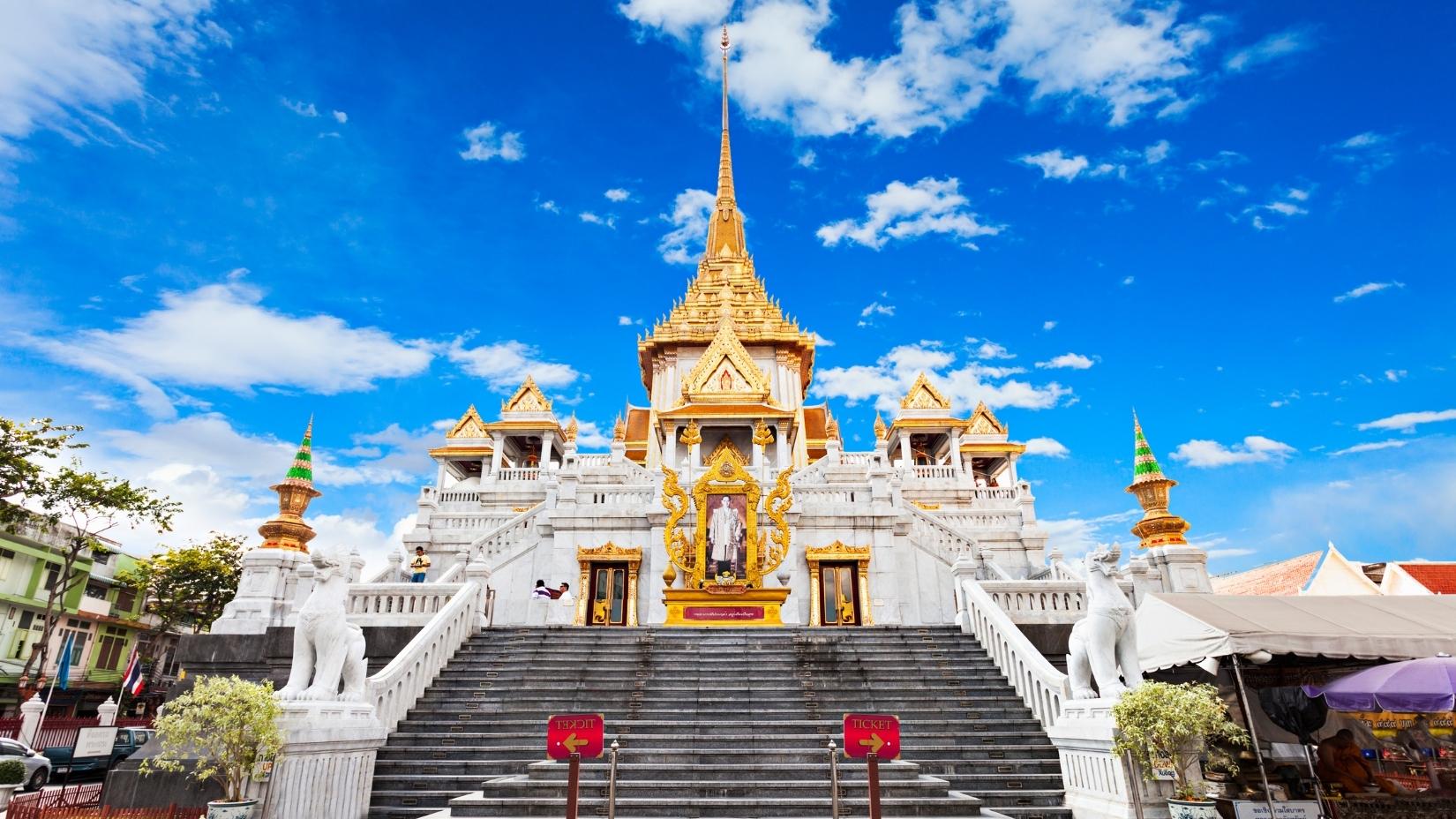 Day 2 Bangkok Wat Traimit