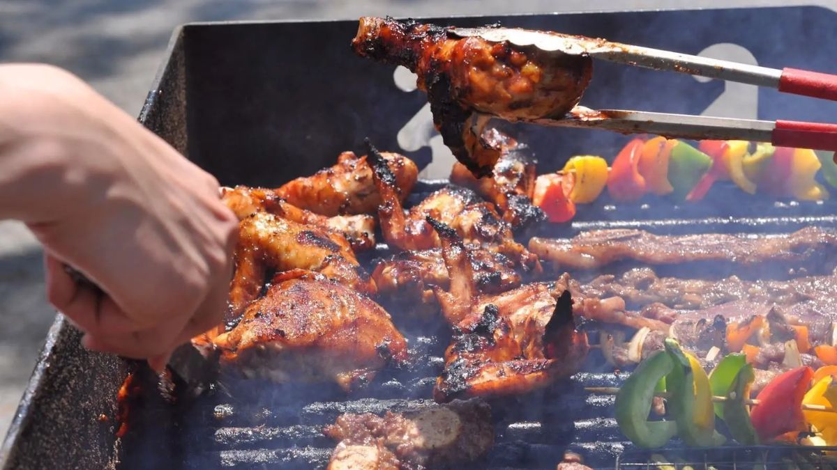 A Grilled Food Stall In Sapa, Must Try On A Cold Night