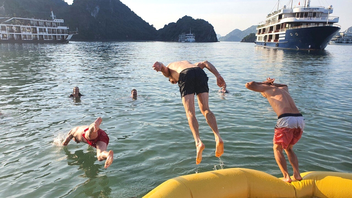 Swimming with a giant float of Sena Cruise