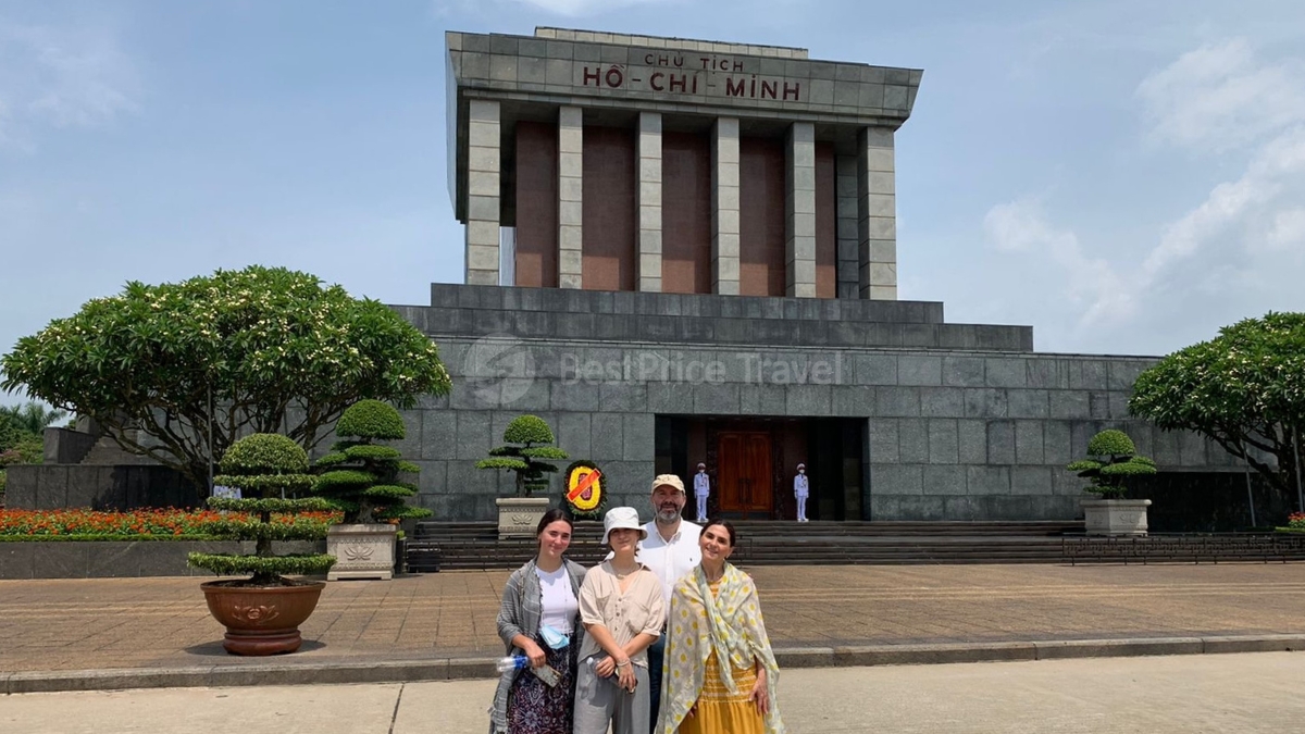 Visit Ho Chi Minh Mausoleum In The Morning