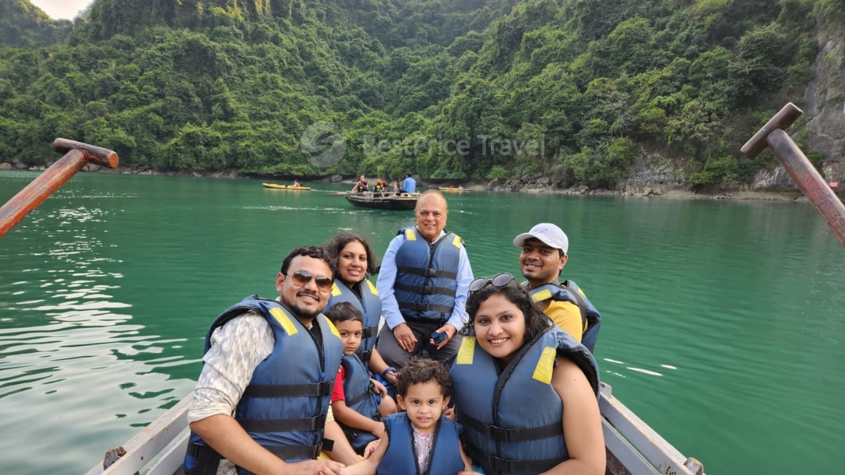 Explore Halong Bay On A Bamboo Boat