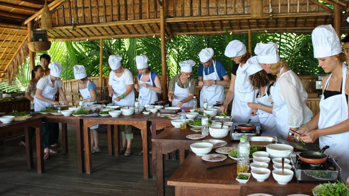 Learn how to make Hoi An cuisine