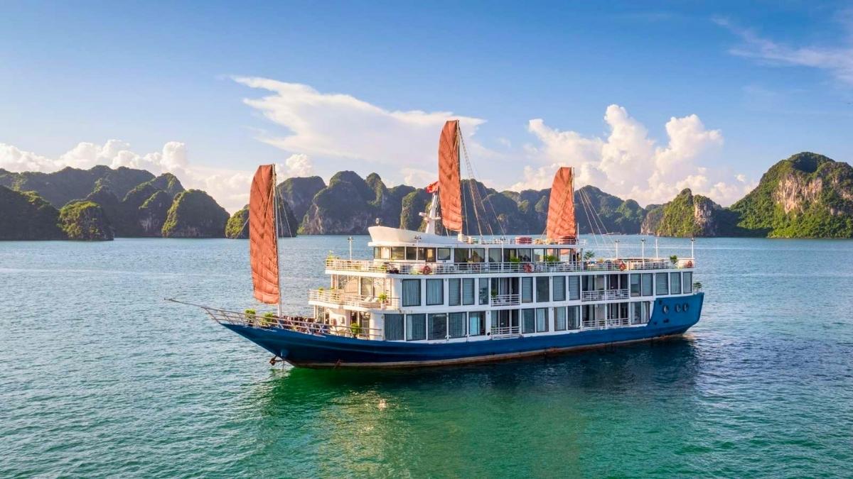 Verdure Lotus Cruise In Halong Bay (Image Source Verdure Lotus Cruise)