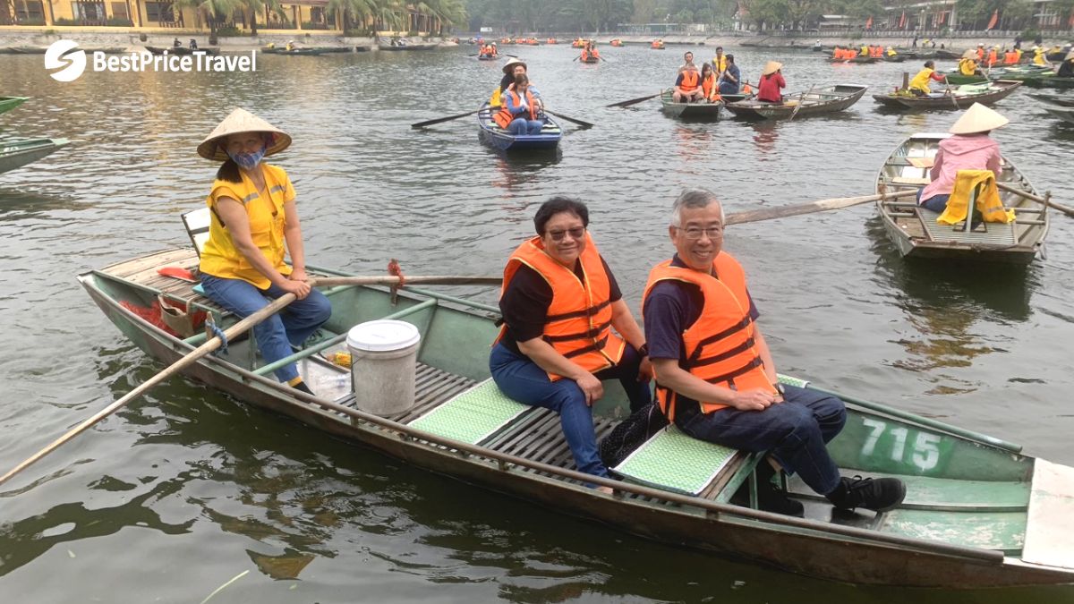 Explore The Floating Market In A Small Group