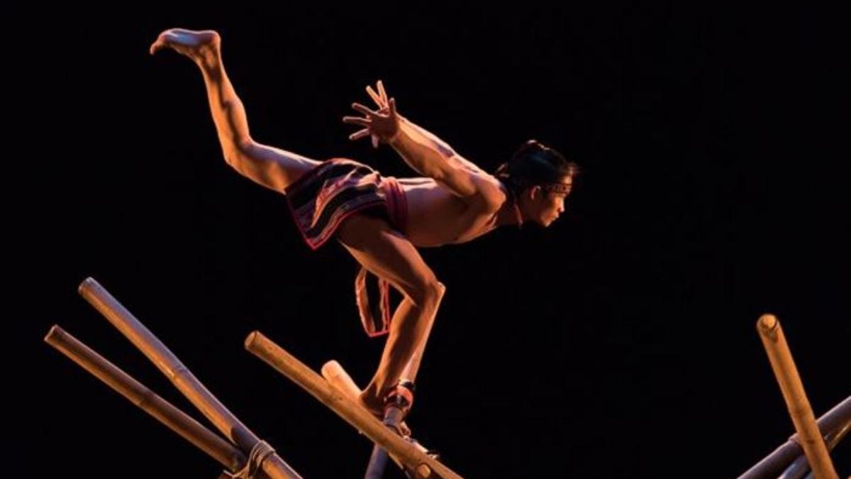 Dramatic performance in Teh Dar Show