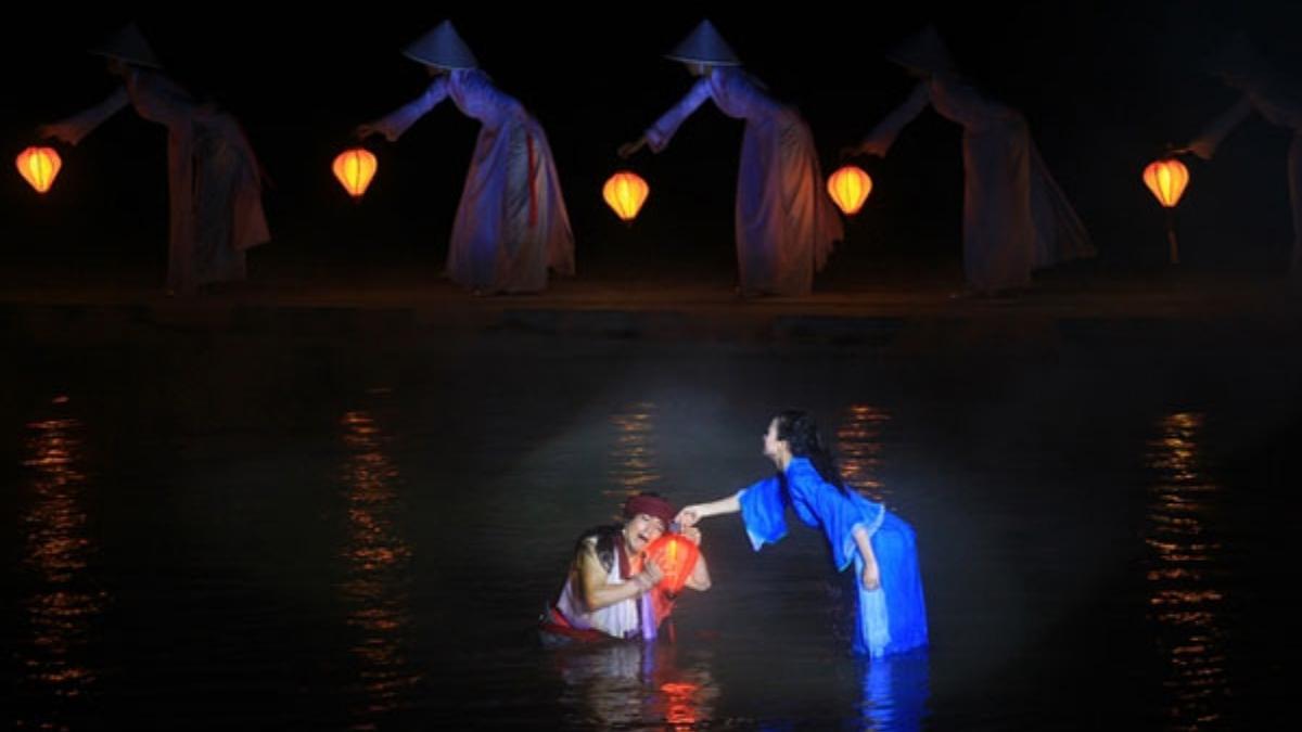 Hoi An During The Transition Period