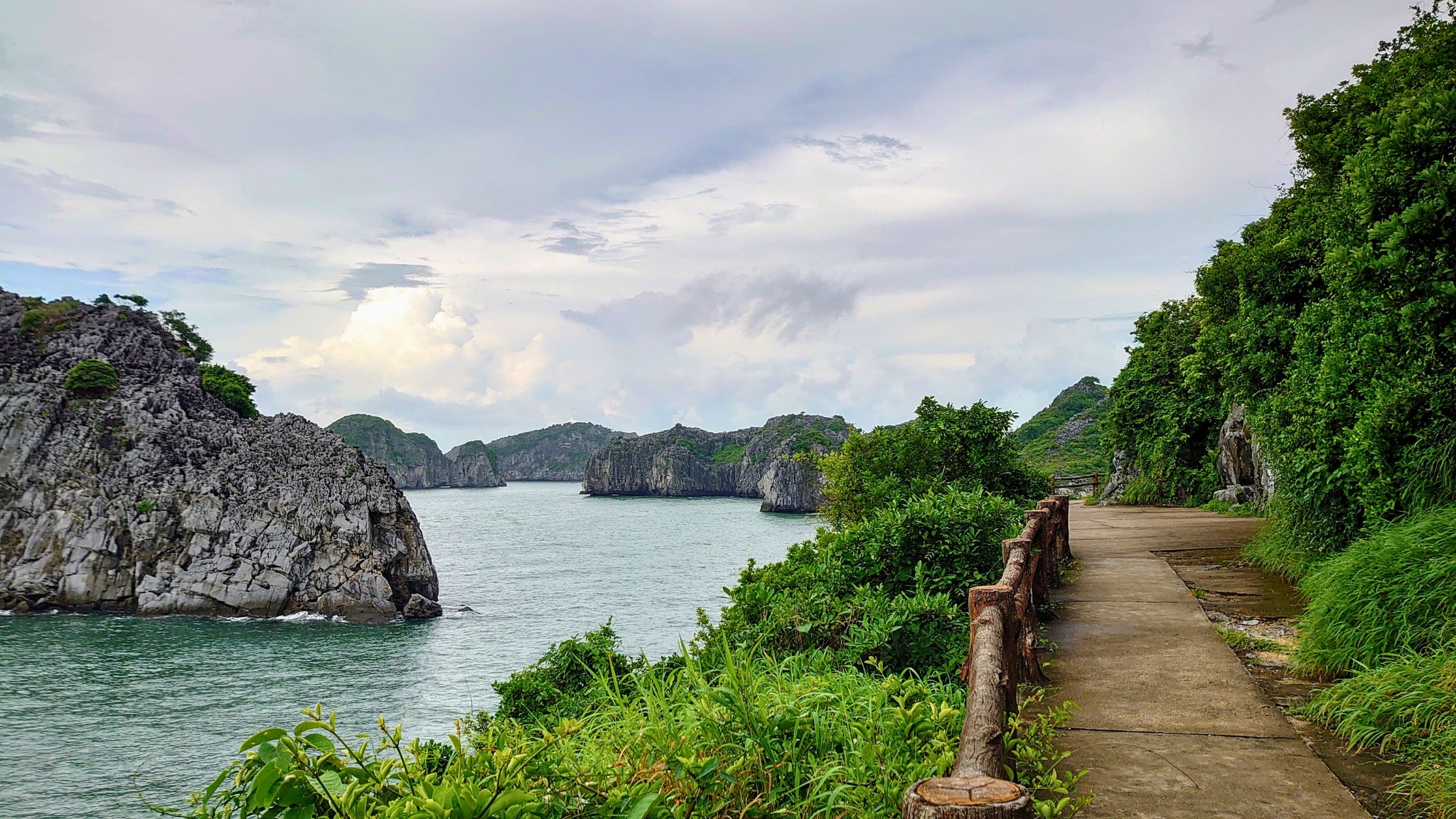 Enjoy The Refreshing Air Of Cat Ba