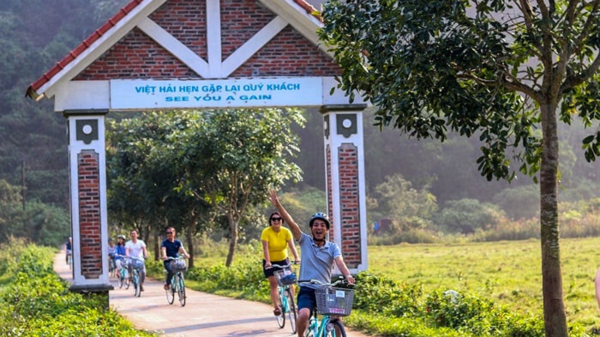 Immerse In The Tranquil Atmosphere Of Viet Hai Village