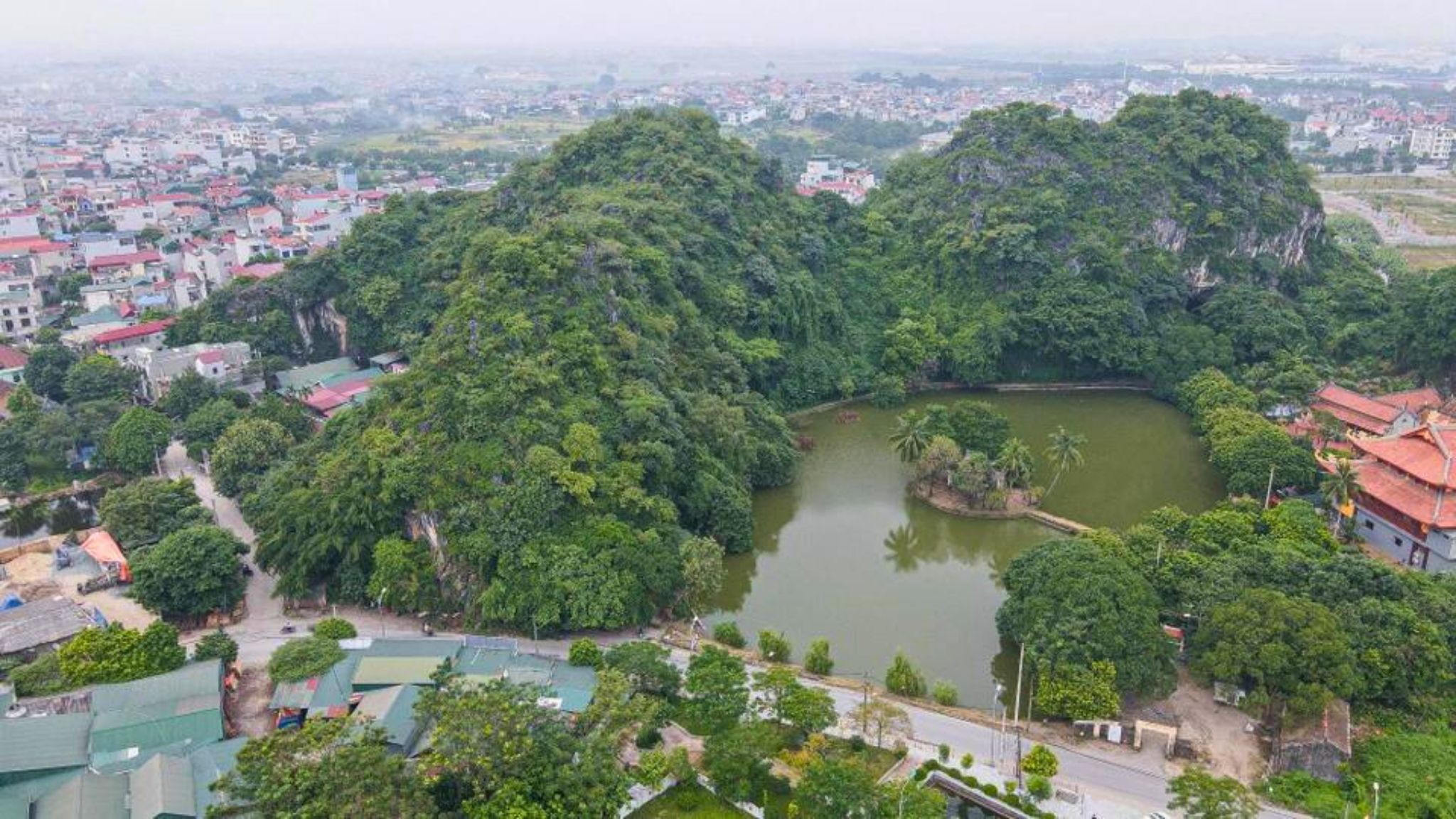 Quoc Oai One Of The Best Spots For Rock Climbing