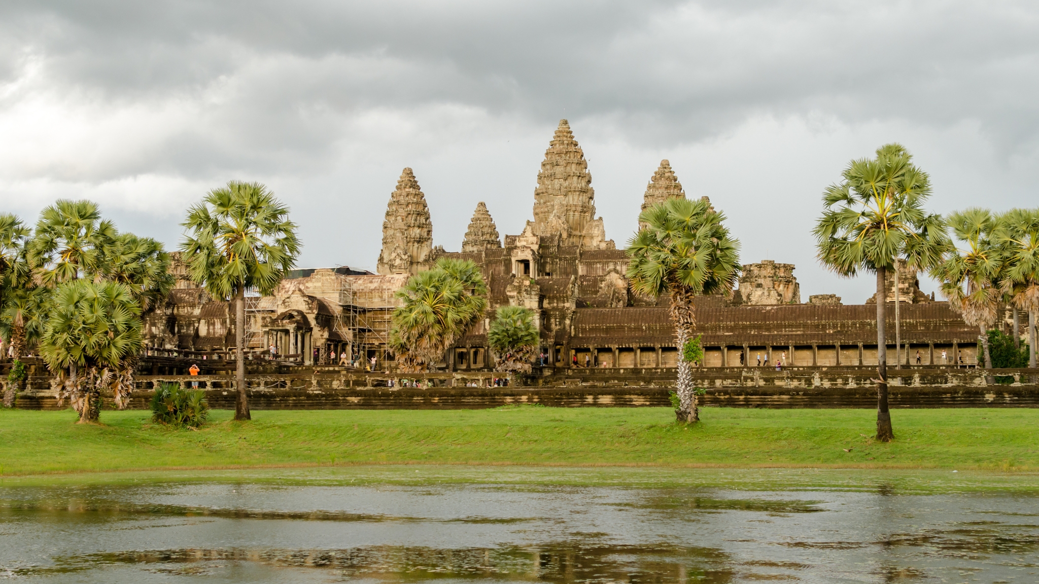 After Rainy Days, The Air Would Be Refreshing And Landscapes Would Be Lively In Southern Vietnam And Cambodia