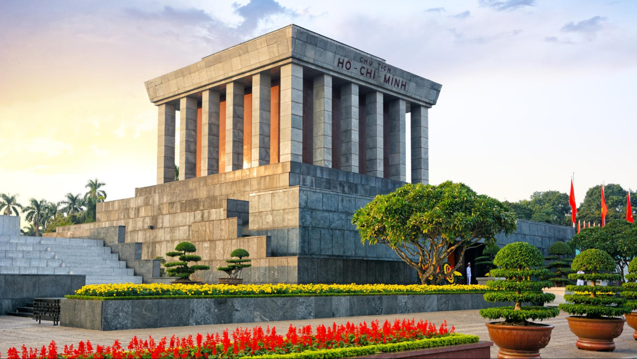 Ho Chi Minh Mausoleum is a special place where people honor the great leader of Vietnam