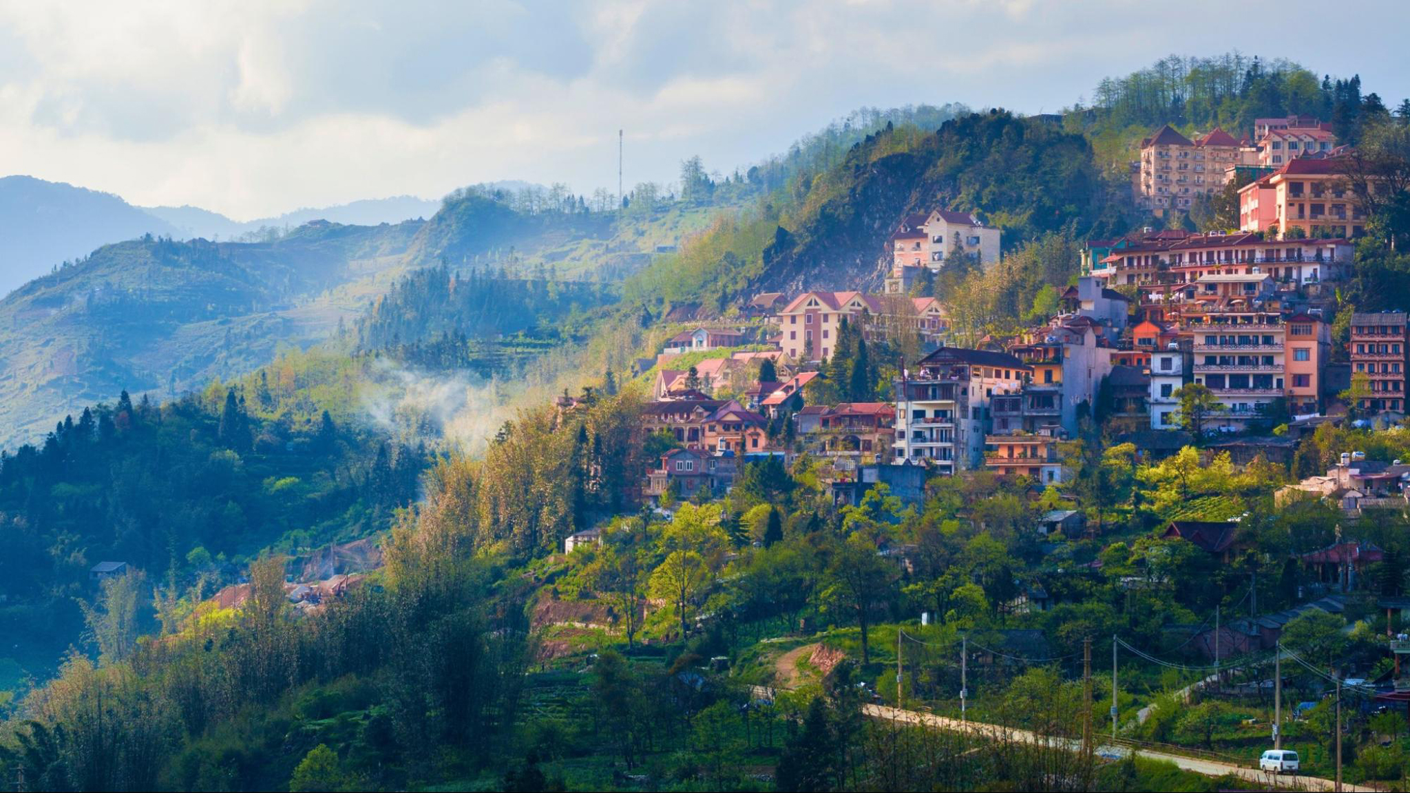 Immerse yourself in the magical charm of the foggy Sa Pa