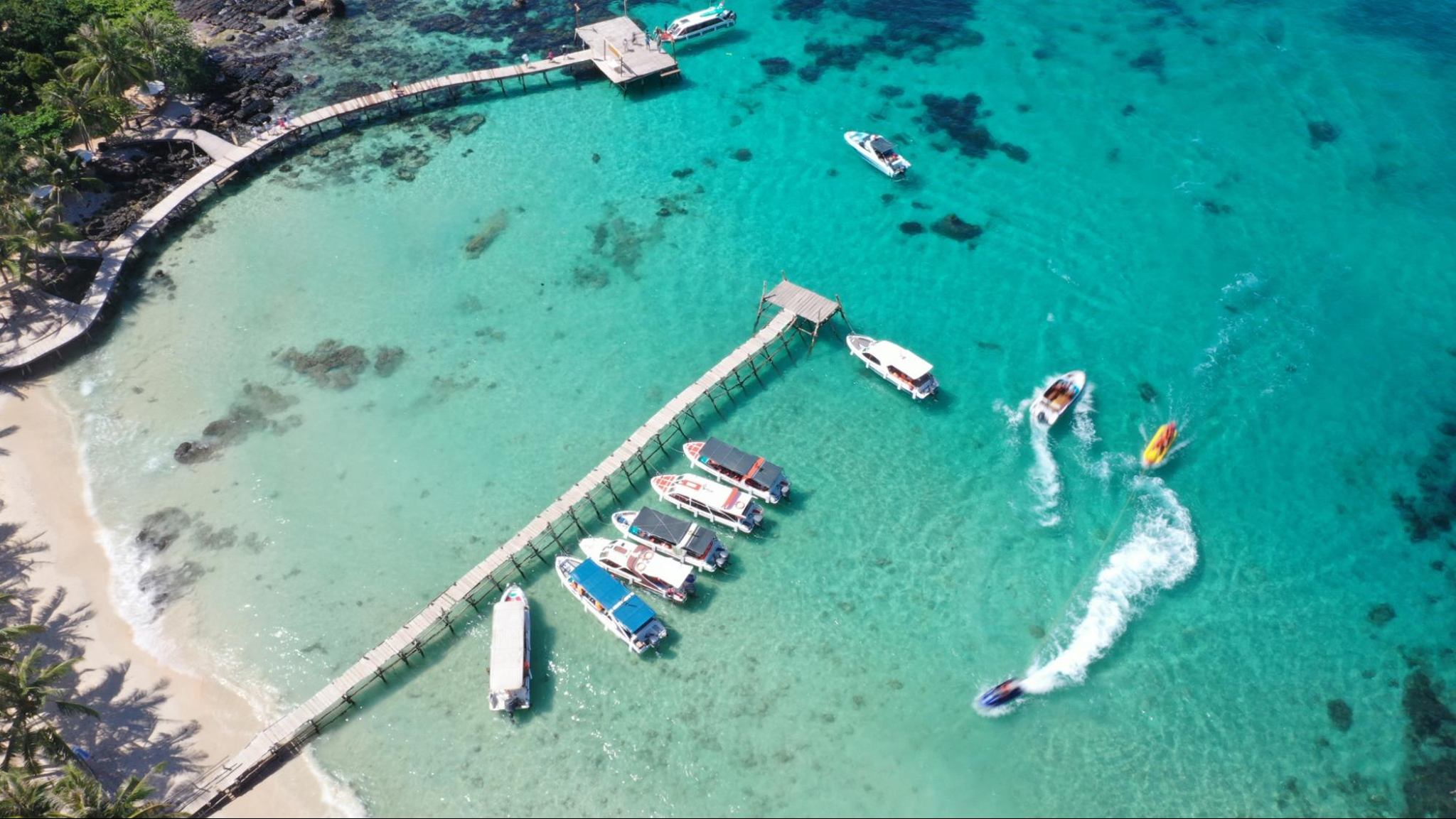 Marvel at the stunning beach of Phu Quoc