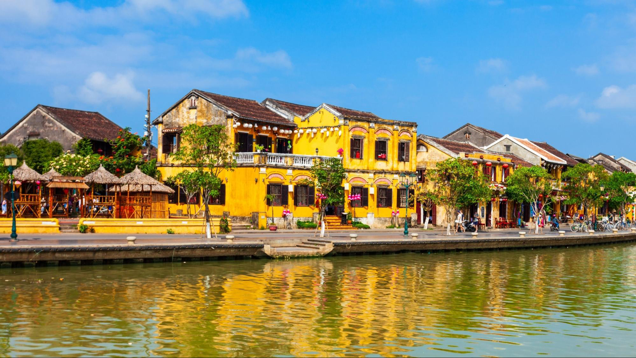 Stroll through the enchanting streets of Hoi An Ancient Town