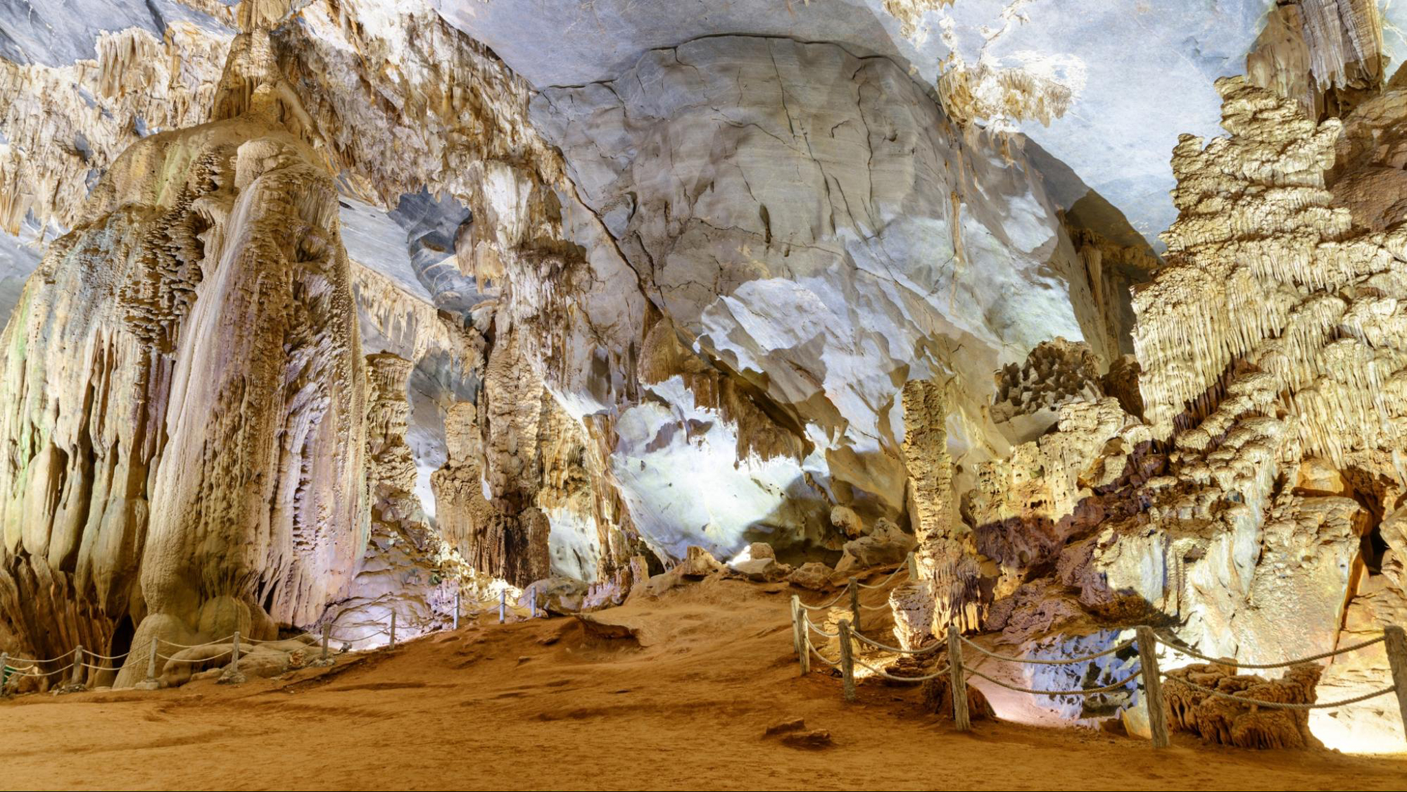 Phong Nha Cave is a masterpiece created by nature
