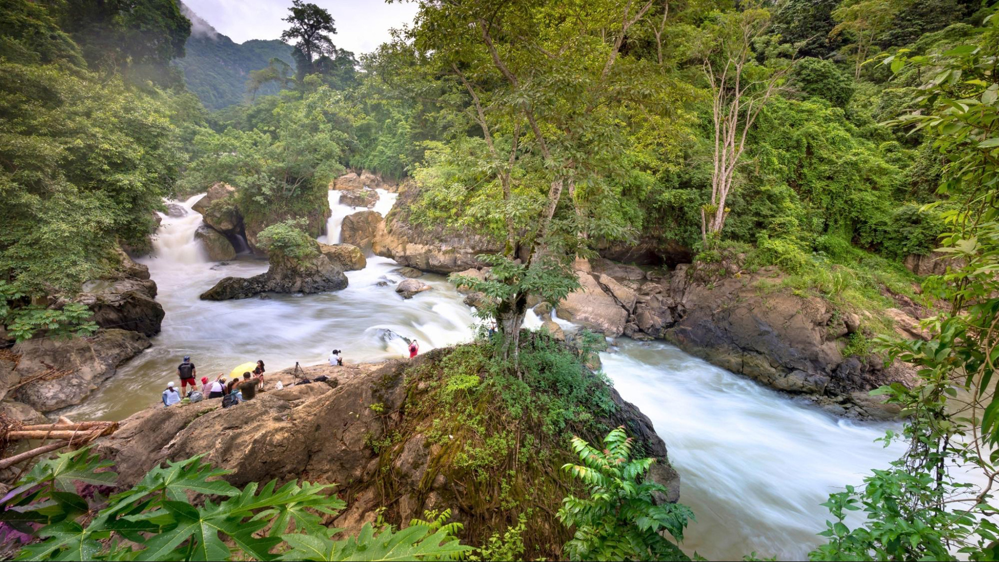 Trekking to Dau Dang Waterfall is a must for any nature lovers