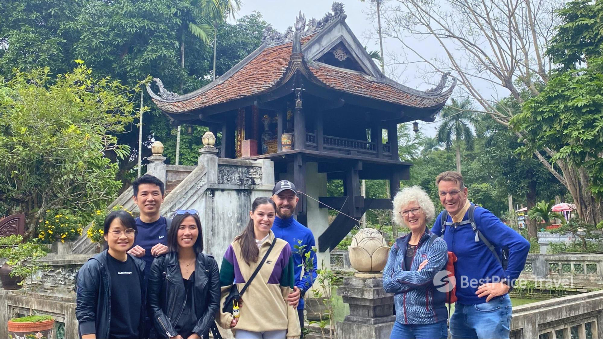 Wear polite clothes when visiting temples or other solemn places