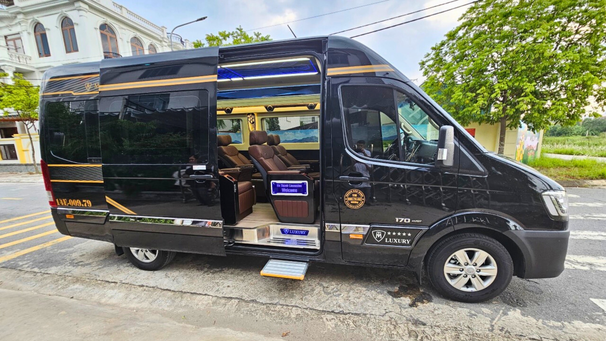 The shuttle bus provides a convenient option for group travel and direct transfers