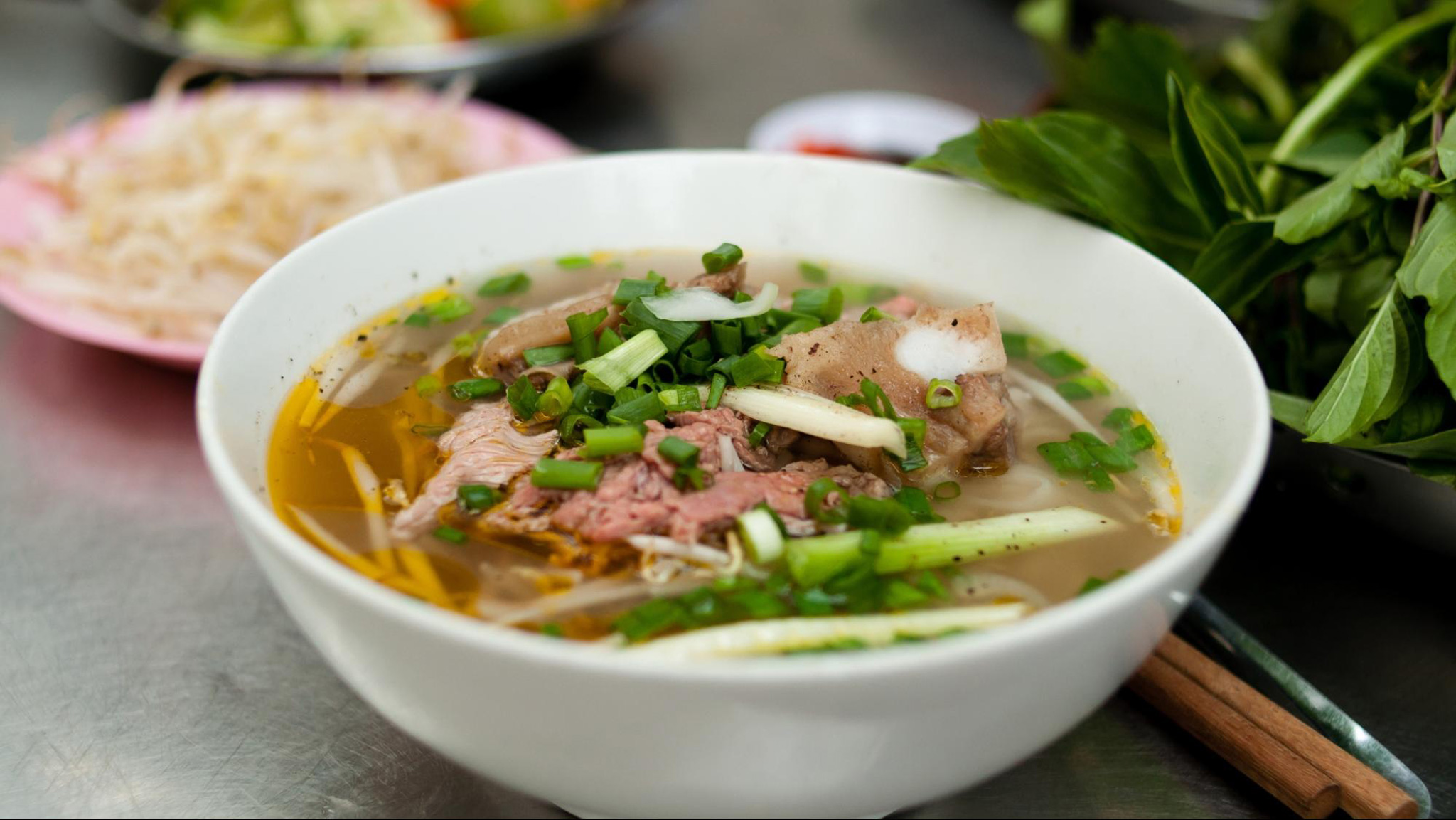 Sample famous dishes of Hanoi is a highlight of any trip to the city
