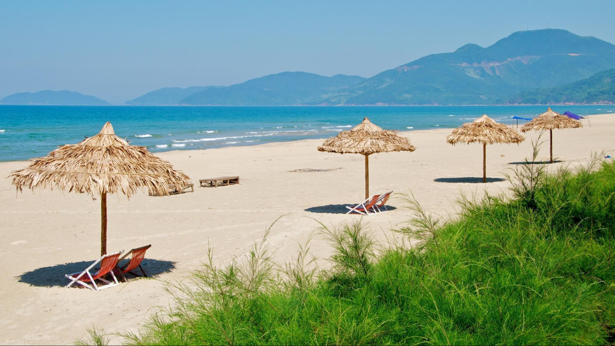 Lang Co Beach boasts stunning turquoise waters and pristine white sands