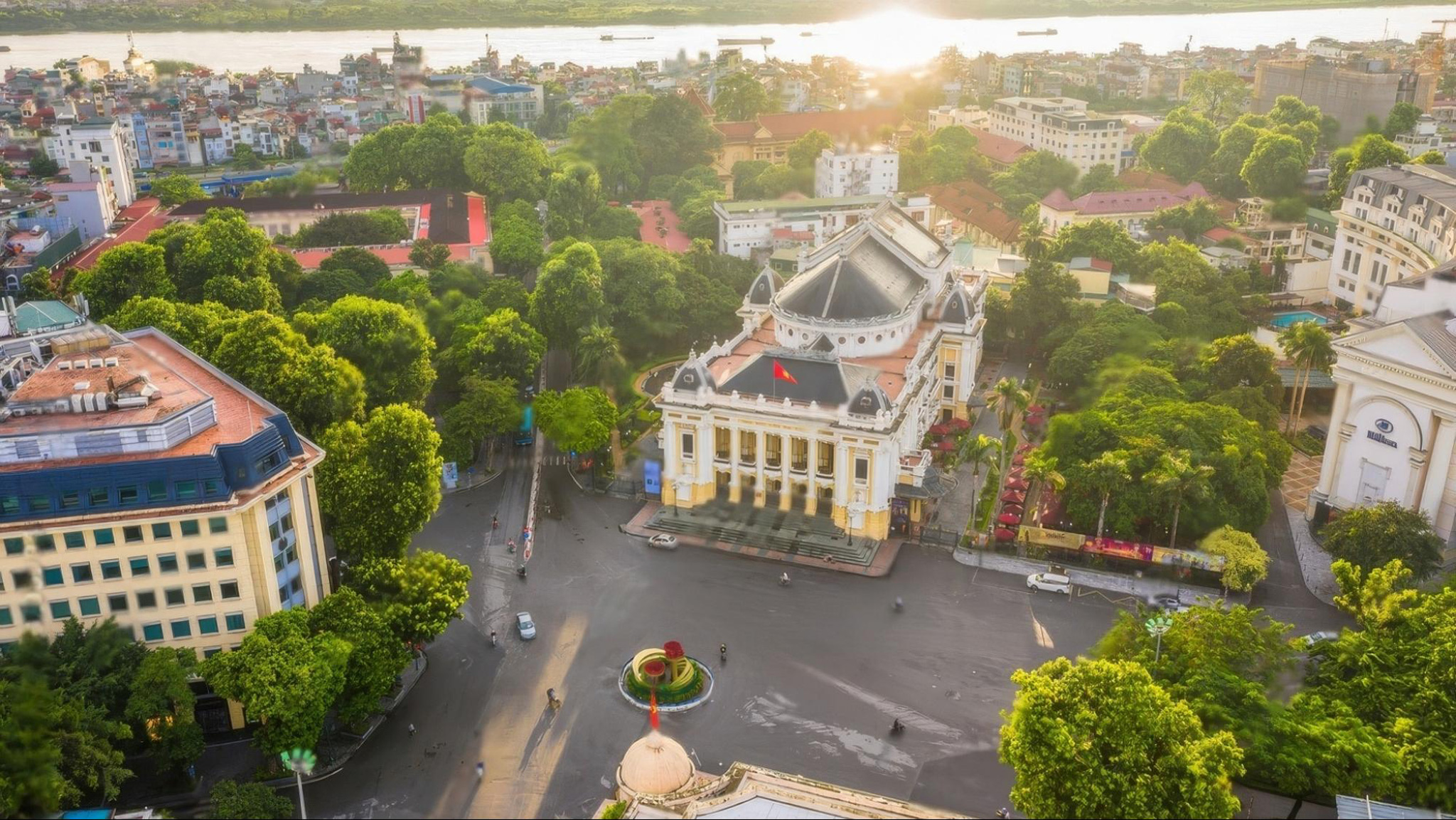 Hanoi is Vietnam&rsquo;s vibrant capital, blends rich history with modern charm