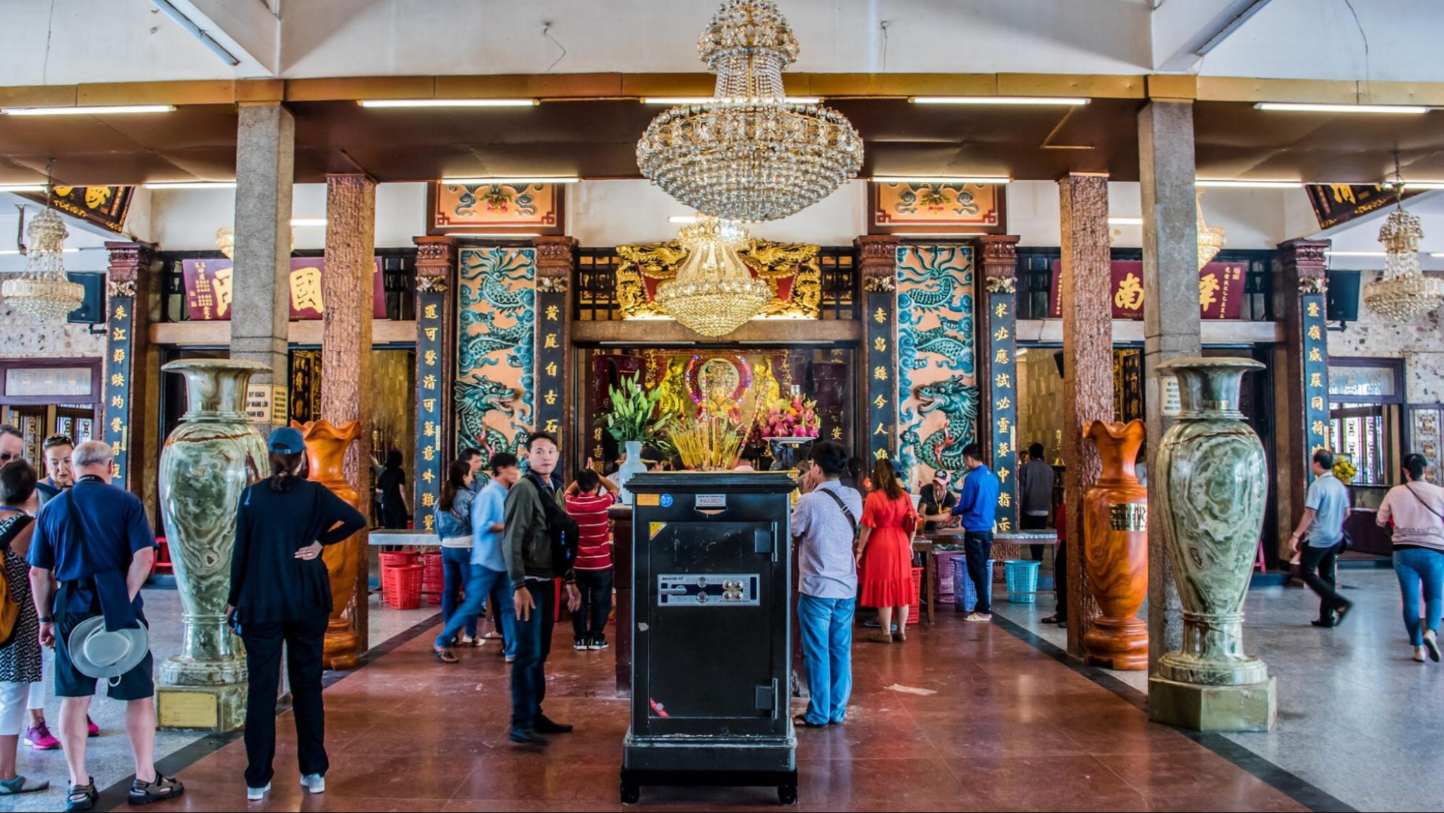 Discover the sacred tranquility of Ba Chua Xu Temple