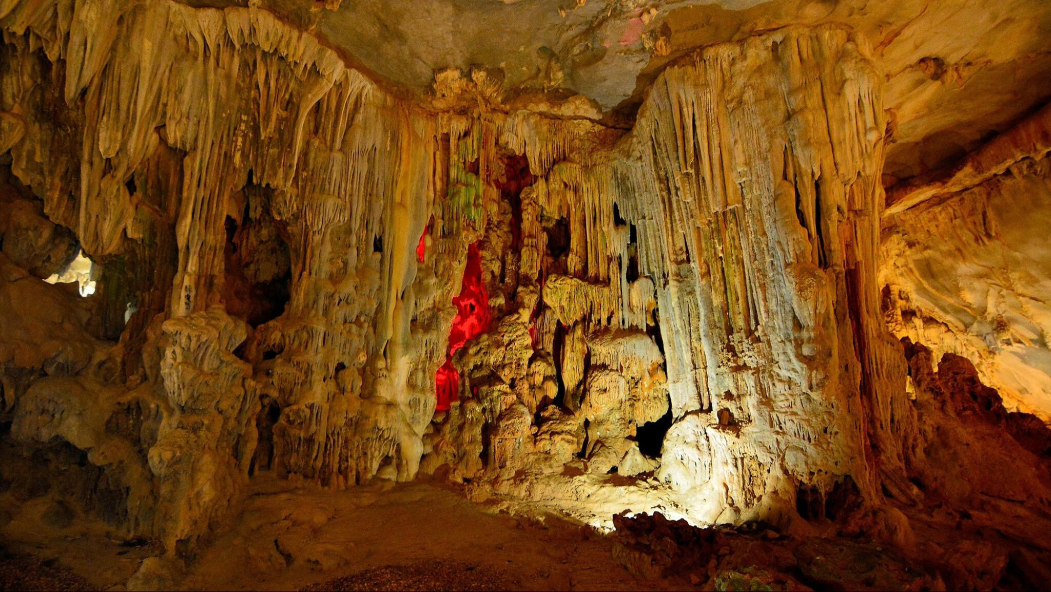 Tien Ong Cave with its unique-shaped limestone cliffs