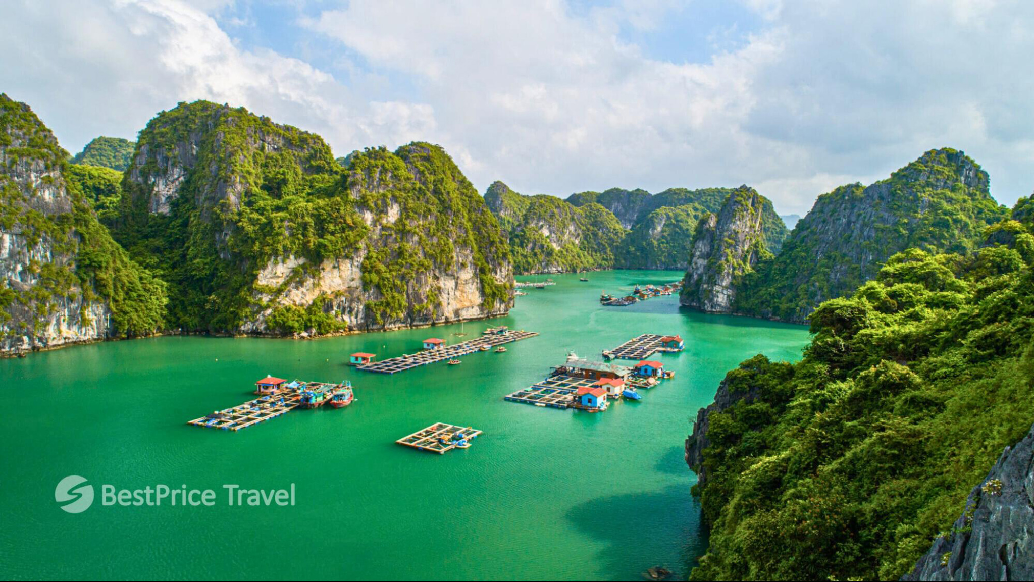 Travelers should choose March to May or September to November to visit Lan Ha Bay