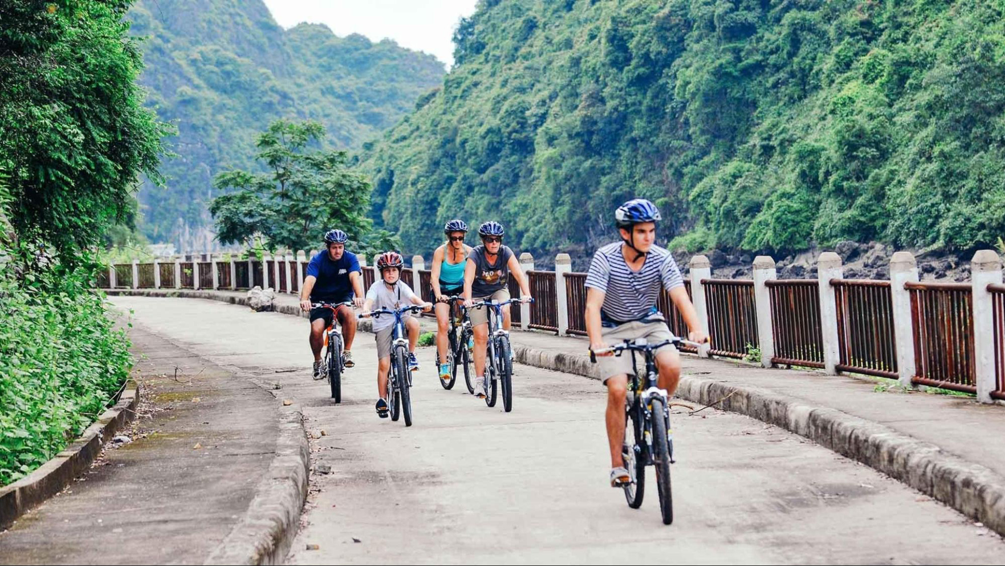 Discover the peaceful Viet Hai Fishing Village