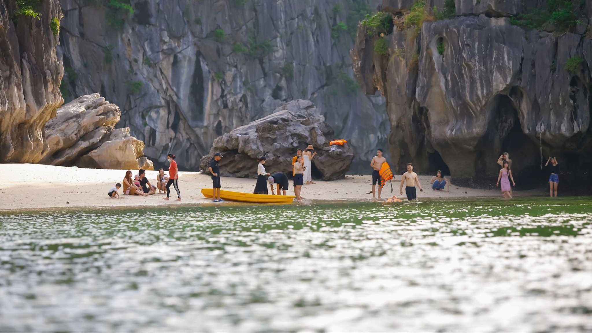 Get rid of your stress by enjoying the peace of Halong Bay’s beach