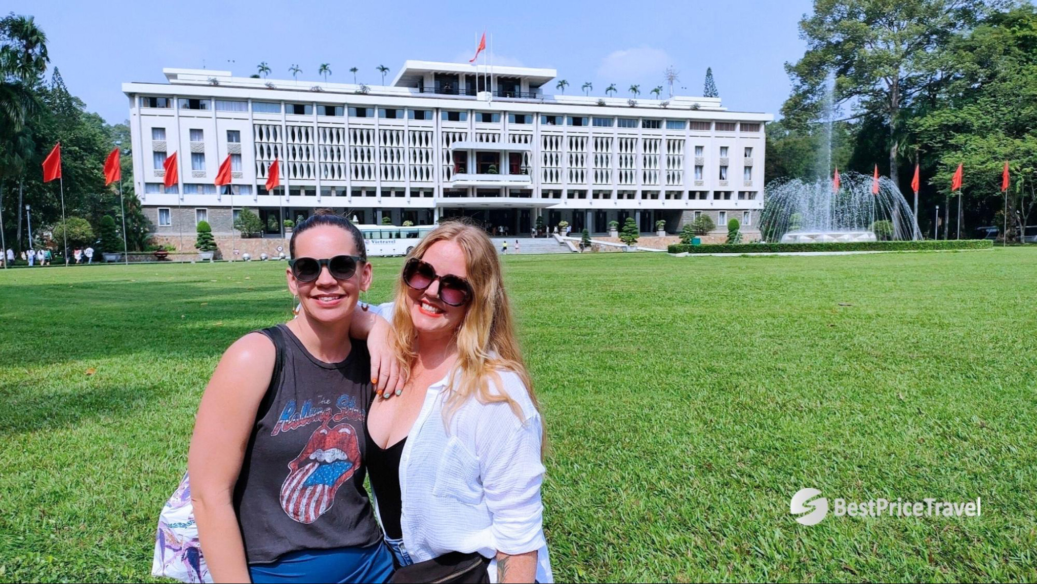 Admire the iconic architecture of the Reunification Palace