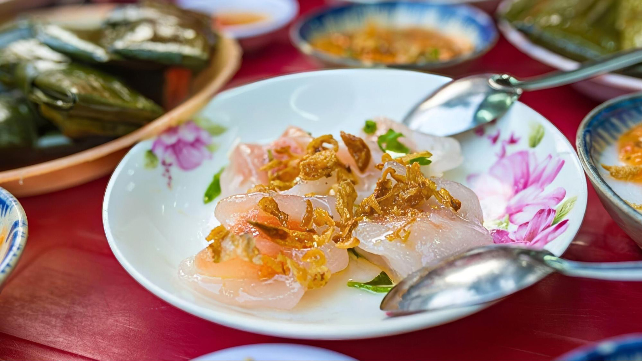 Banh Bot Loc - a Vietnamese treat filled with shrimp and pork