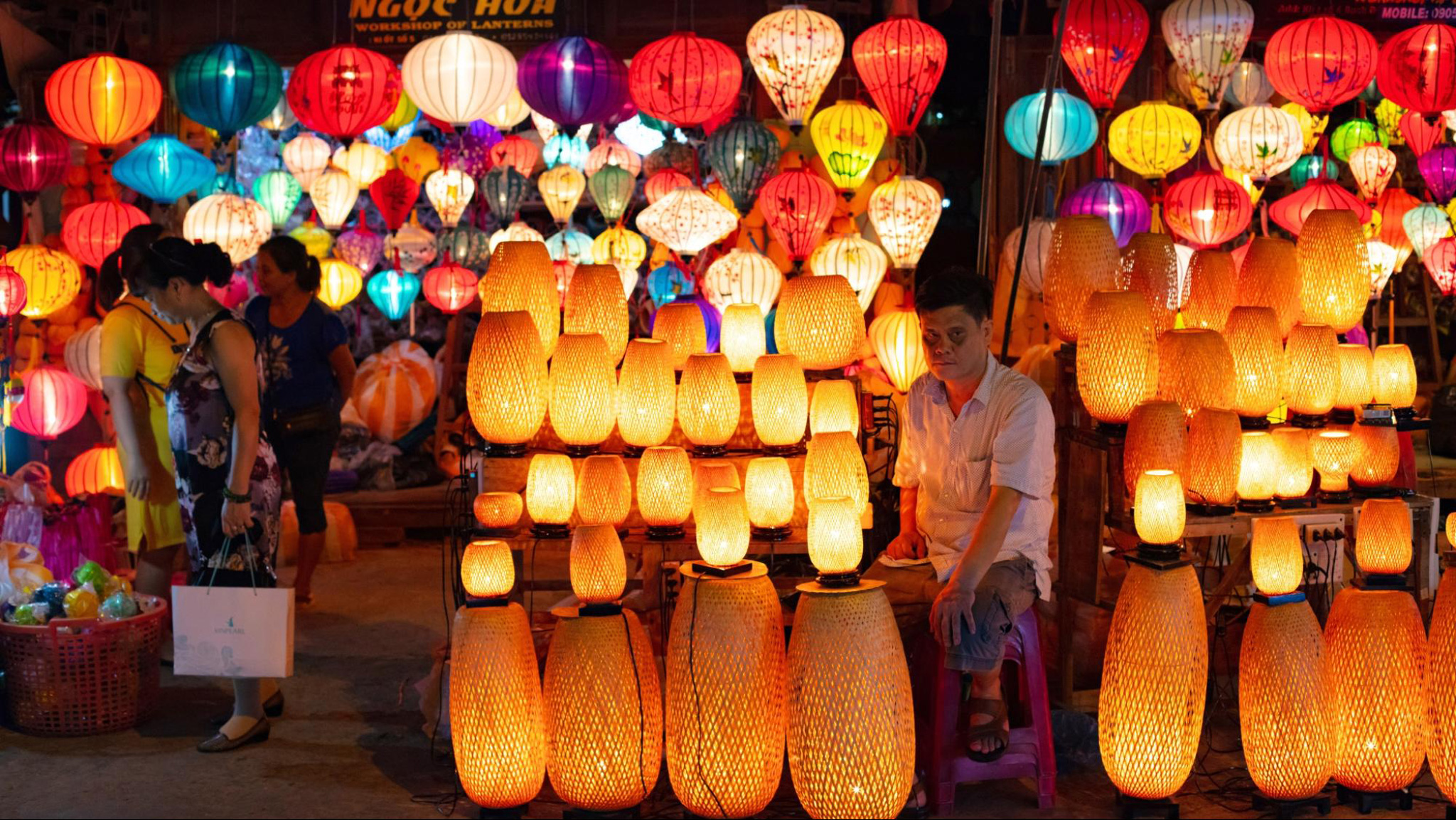 Hoi An's night market dazzles with vibrant lights and local crafts