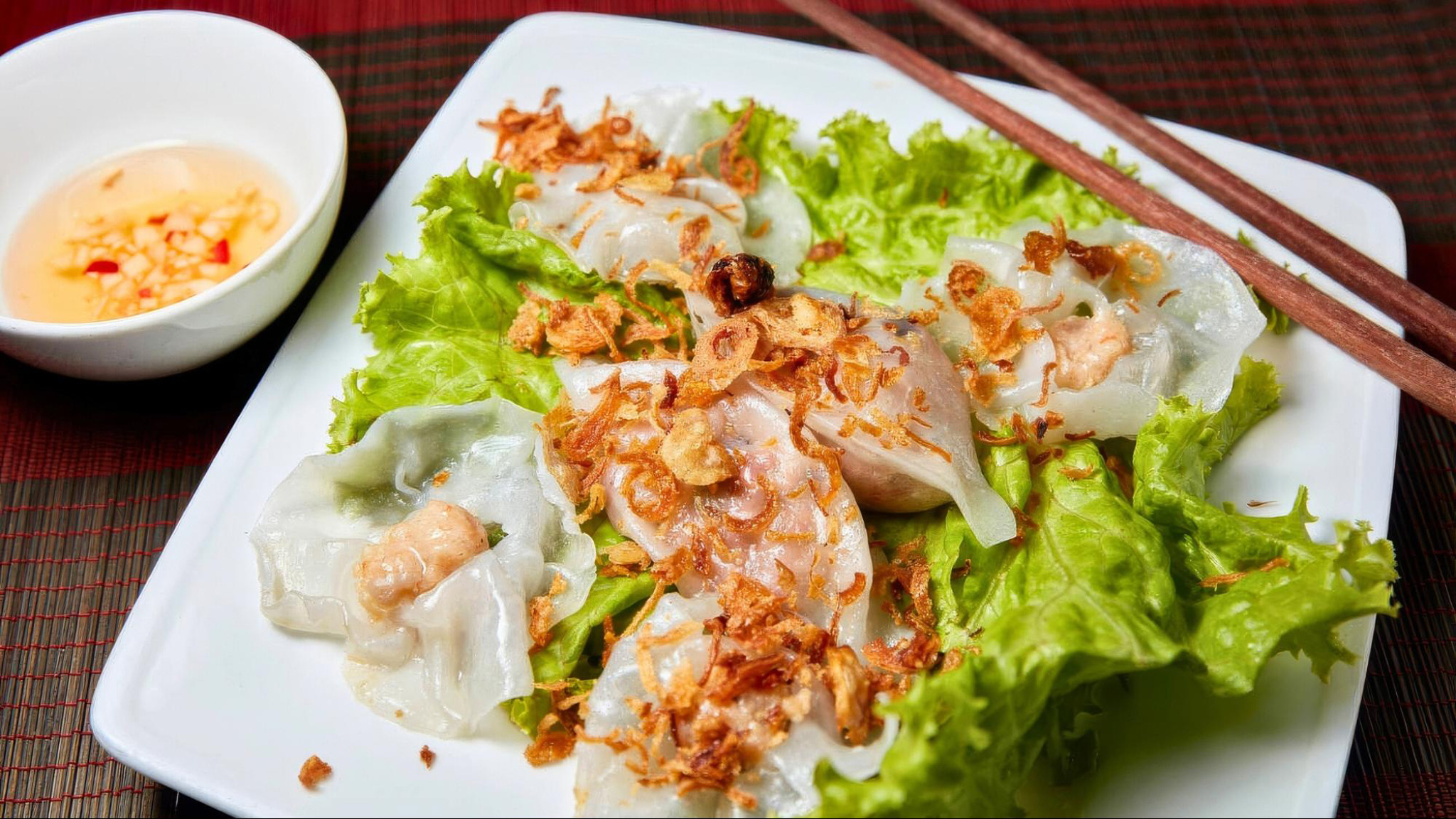 Banh Bao Banh Vac offers delicate dumplings filled with shrimp and a savory dip