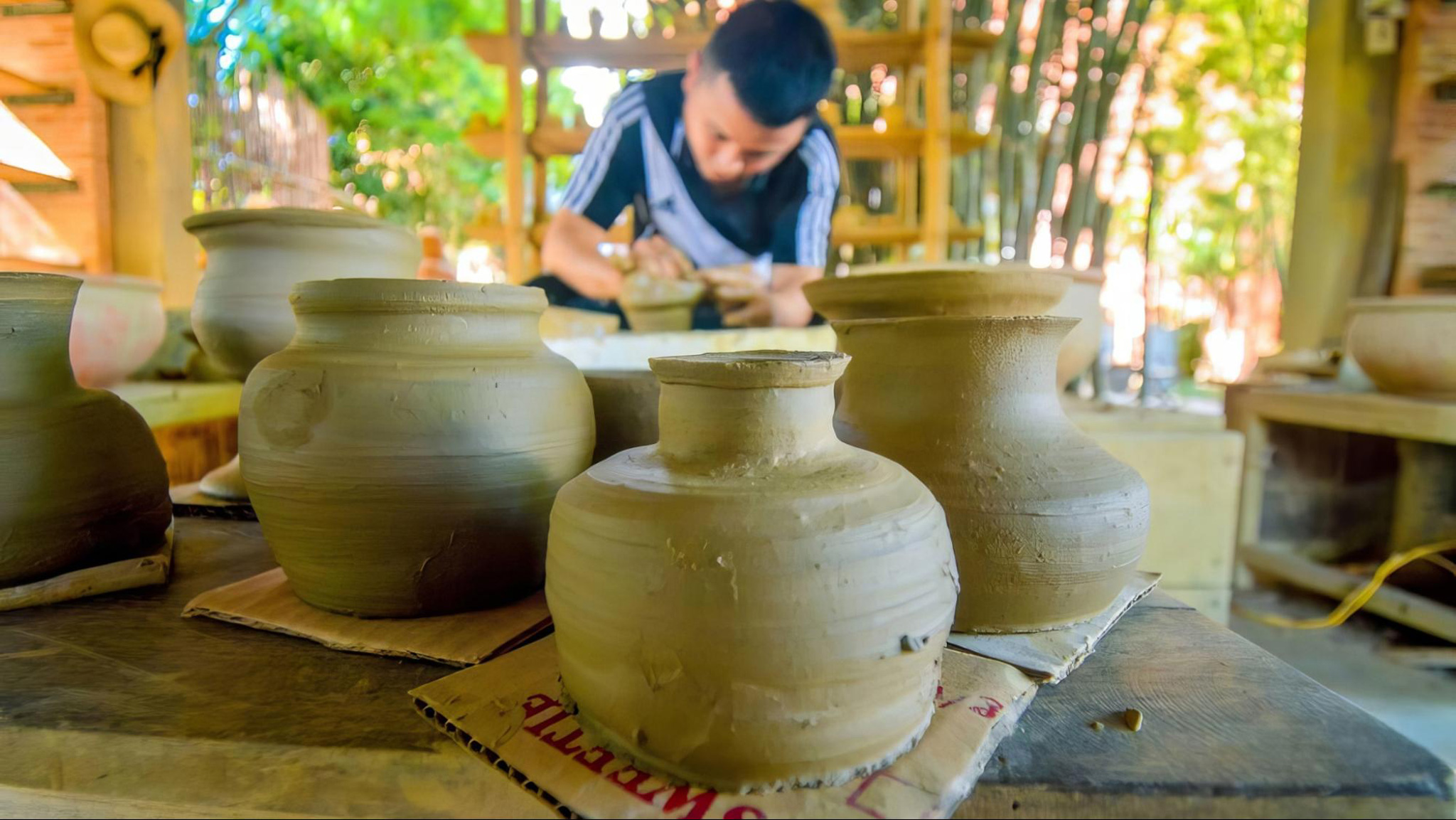 Witness the art of making pottery in Thanh Ha Pottery Village